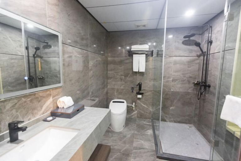 Bathroom, Baohua Hotel, Chaozhou