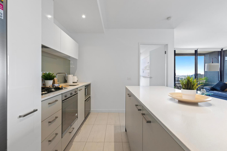 Others 5, Complete Host NEO apartments, Melbourne