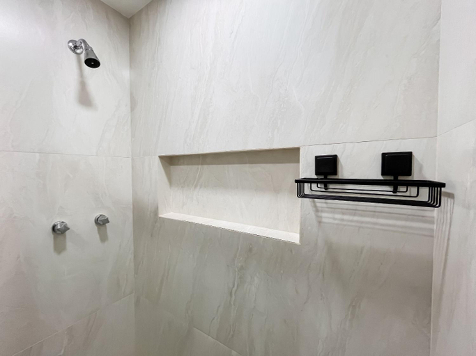 Bathroom 3, Praia de Botafogo 460, Rio de Janeiro