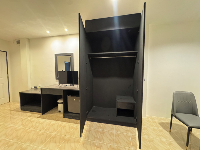Interior 2, Chapter 26 Guesthouse, Phuket Island