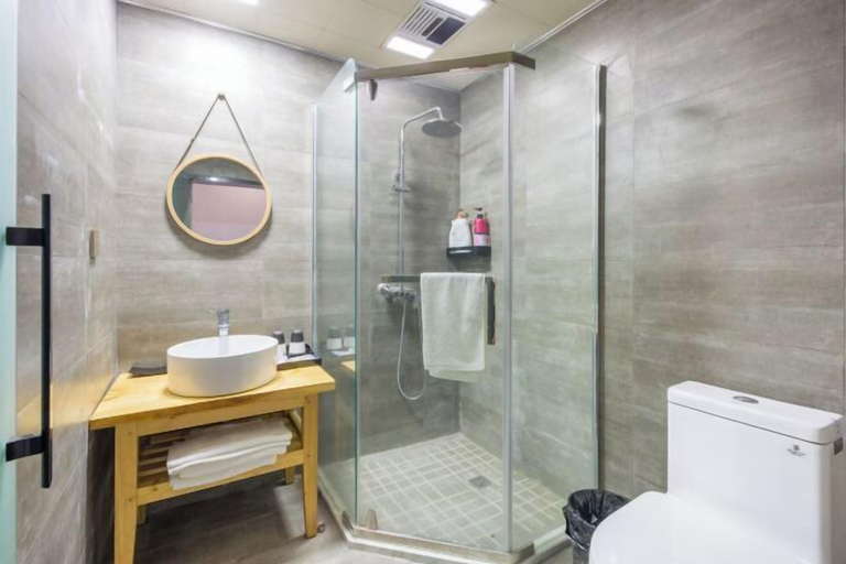 Bathroom 3, Youran Inn, Wenzhou