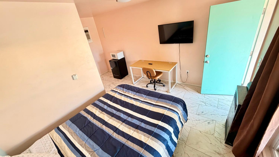Bedroom 4, El Rey Motel, Gila