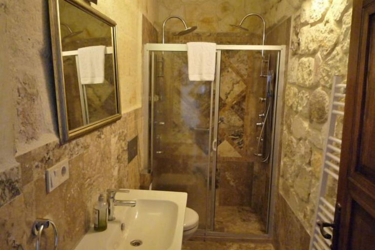 Bathroom 5, Cave Konak Cappadocia- Special Category, Ürgüp