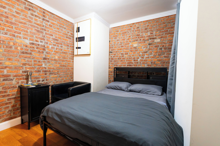 Room 4, Harlem Manhattan Suites, New York