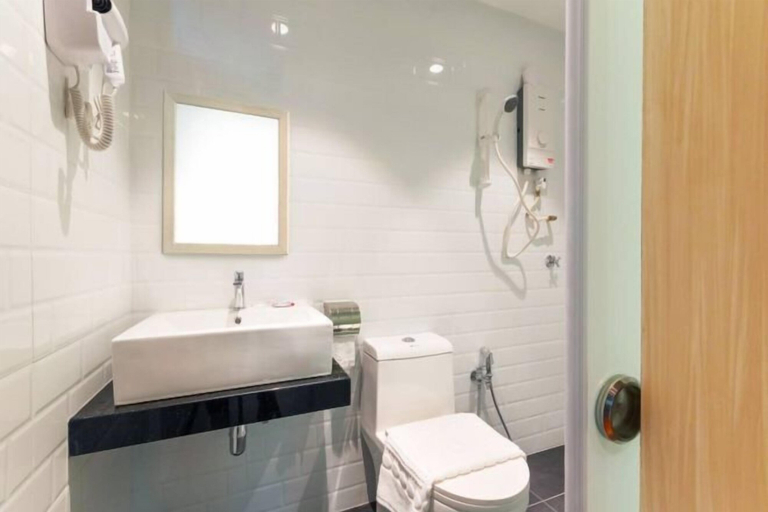 Bathroom 3, Villa Chee, Sabak Bernam