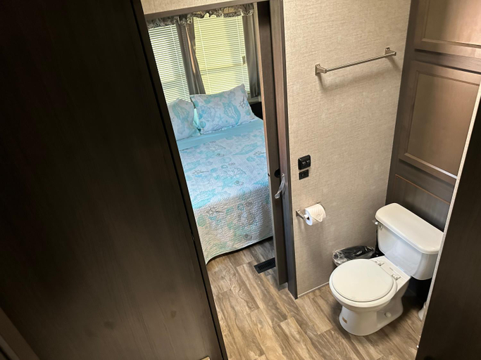 Bathroom 2, Big Pine Key RV Park, Monroe