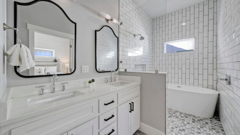 Bathroom 4, Wild Horse by AvantStay Walk to Beach Pool, Nueces