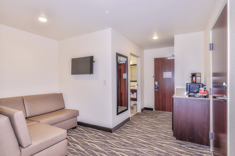 Room 4, Cobblestone Hotel & Suites - Bay Minette, Baldwin