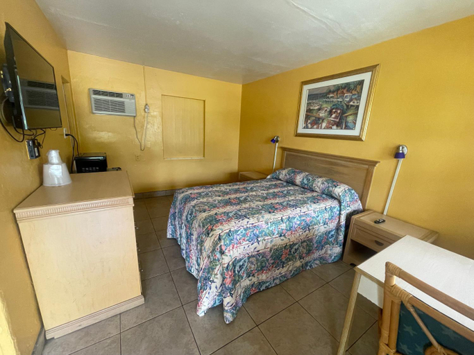 Bedroom 2, Shangri La Motel , Marion