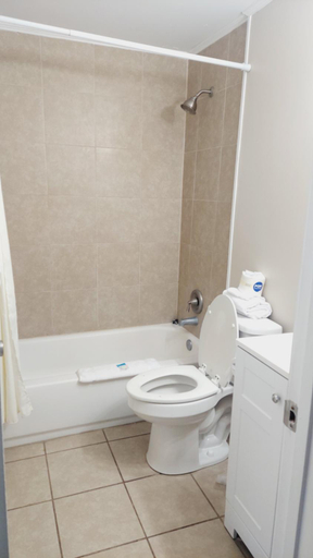 Bathroom, Dolphin Lane Motel, New Hanover