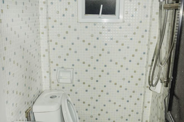 Bathroom 3, Gabz'k Travellers Inn, Sorsogon City