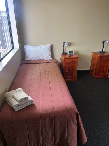 Bedroom 4, Woodbourne Tavern and Motel, Marlborough