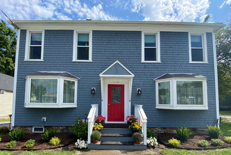 Exterior & Views