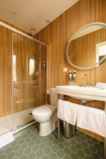 Bathroom 3, Hôtel d'Angleterre, Yvelines