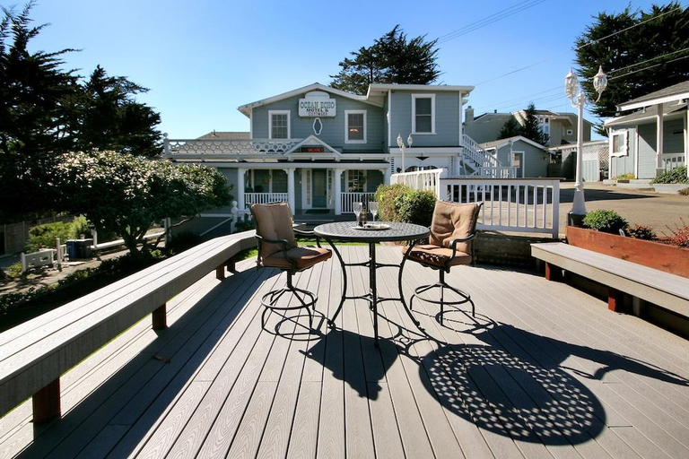 Exterior & Views 1, Ocean Echo Inn & Beach Cottages, Santa Cruz