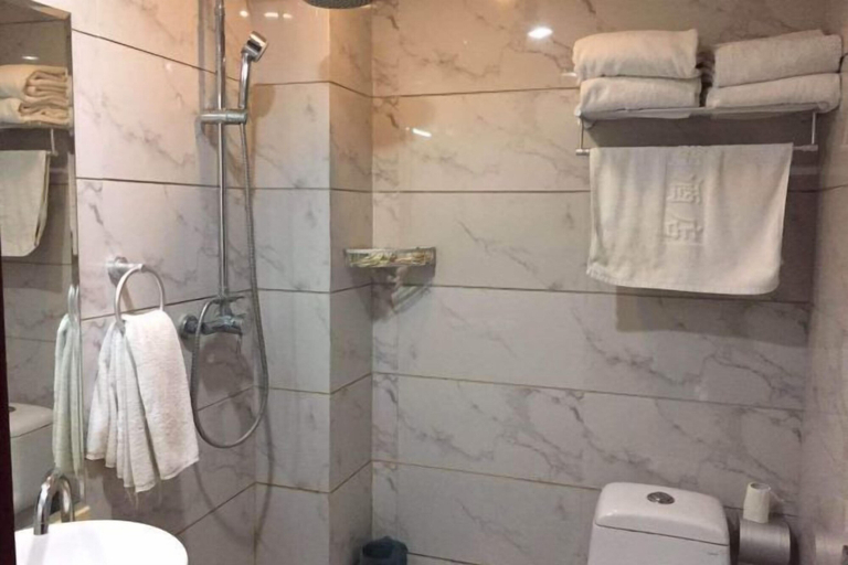 Bathroom 3, Chongqing Liandu Lake Resort, Chongqing