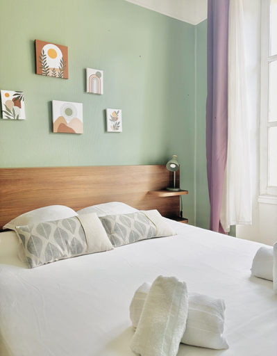 Bedroom 1, Hotel La Carpe D'or, Seine-et-Marne