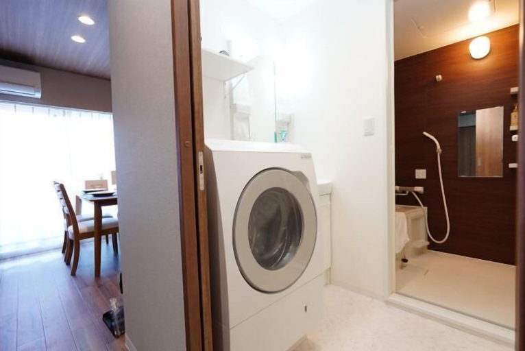 Bathroom 3, Kuromon Royal Ueno Apartment, Osaka