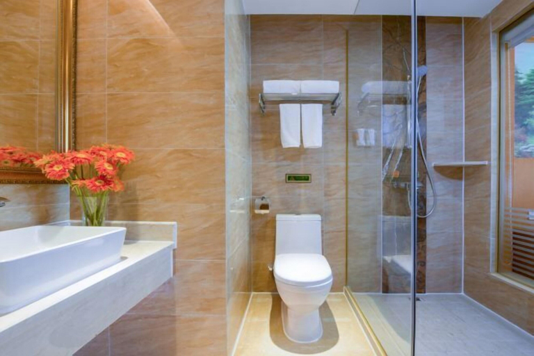 Bathroom 3, Vienna Hotel (Huizhou Yuanzhou), Huizhou