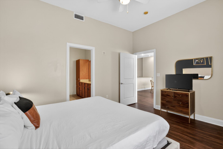 Bedroom 3, Roami at Duncan Plaza, Orleans