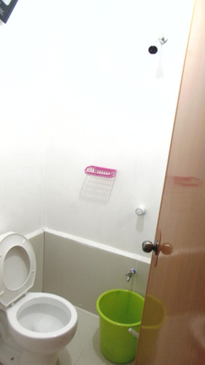 Bathroom 5, Scott Camotes Beach House, San Francisco