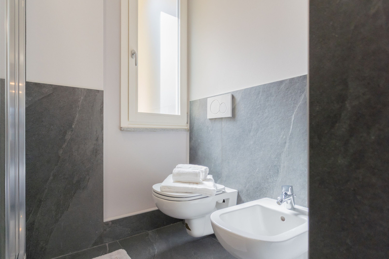 Bathroom 5, Co-c933-pgma3a2 - Sant Agostino With Lake View, Como