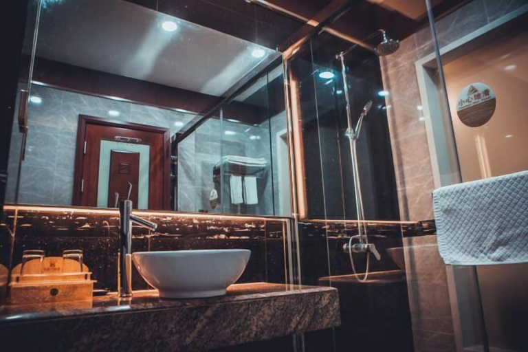 Bathroom 3, Kaixuanmen Hotel, Jiangmen