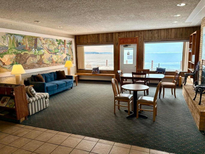 Others 2, The Shoreline Inn, Cook