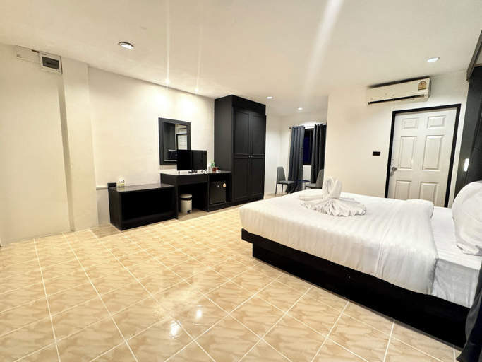 Room 4, Chapter 26 Guesthouse, Phuket Island