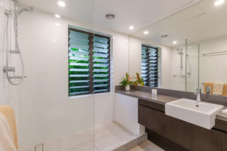 Bathroom 2, SeaEden Port Douglas Apartments, Douglas