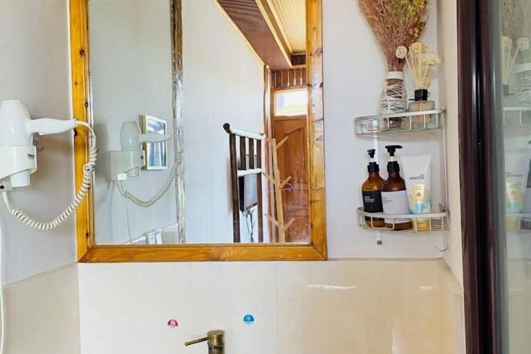 Bathroom 3, Xingkong Inn, Liangshan Yi