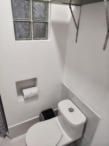 Bathroom 2, Galapagos Apartments, Santa Cruz