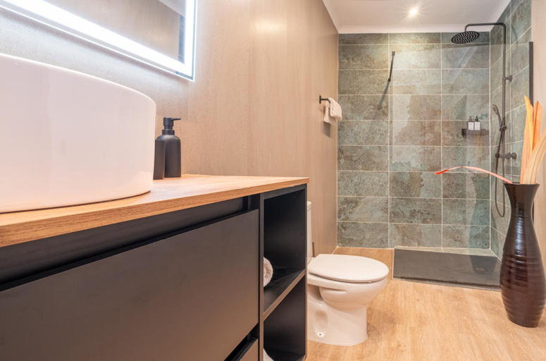 Bathroom 2, Villa 10 Luxe by Lirios Village Marbella - Superb Location and Heated Pool, Málaga