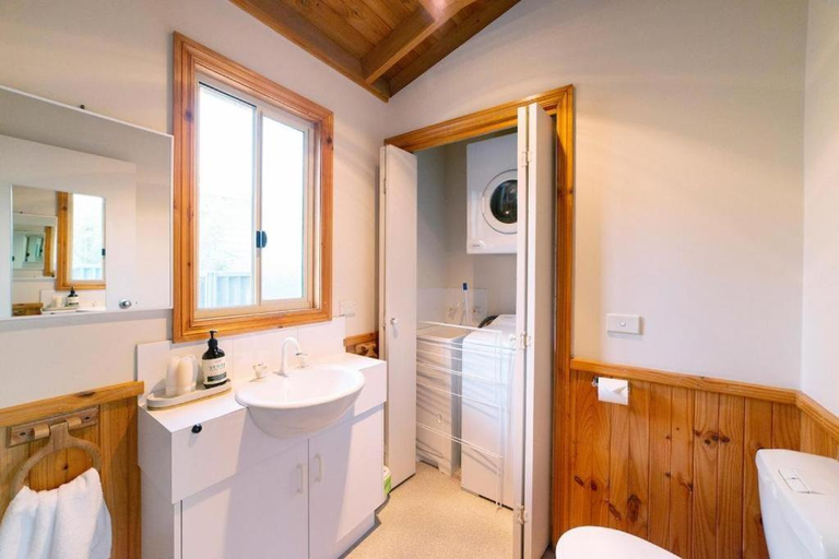 Bathroom 3, Awonga Cottages, N. Grampians  - Stawell