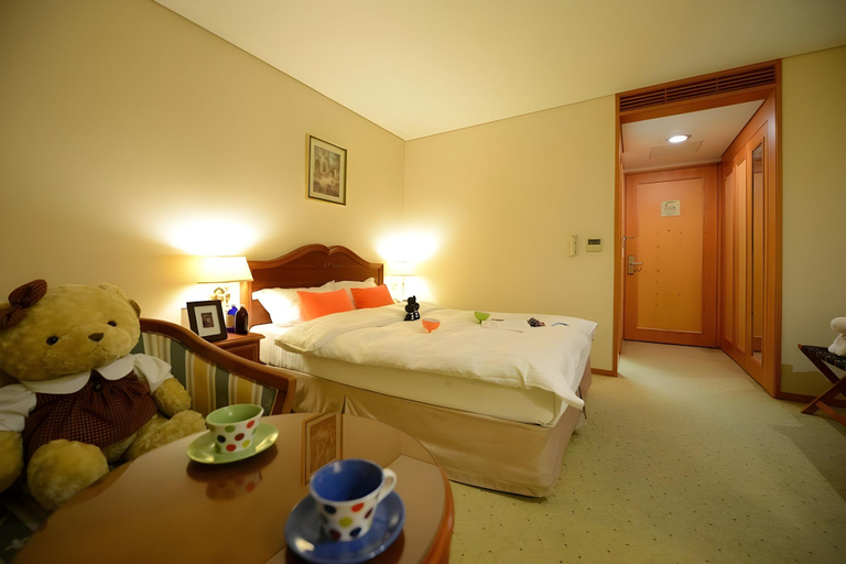Bedroom 2, Onyang Tourist Hotel, Asan