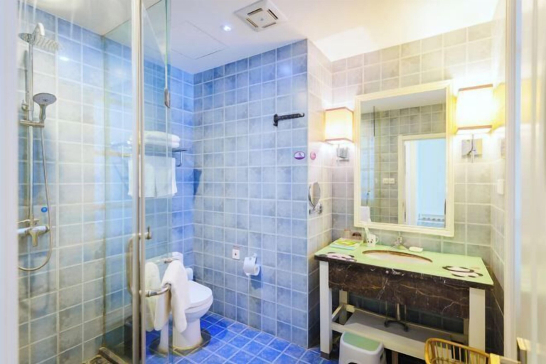 Bathroom 5, Xuzhou Amusement Land Resort Hotel, Xuzhou