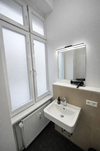 Bathroom 3, Arbio I Apartmently, Berlin