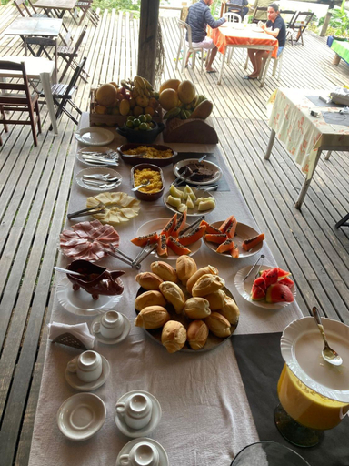Food & Drinks