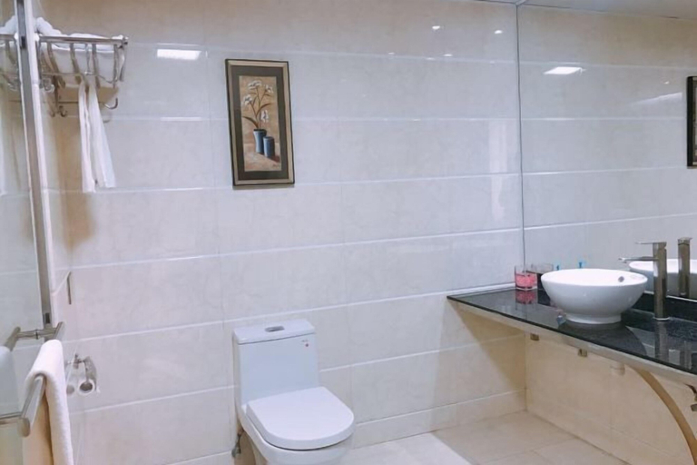 Bathroom 3, Qinghai Hotel, Shenzhen