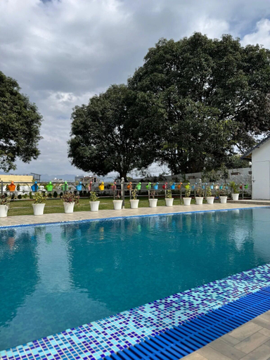 Indoor/outdoor pool, Saalak Farm Stay, Dehradun