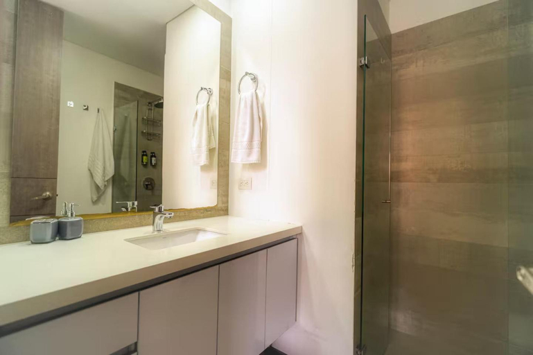 Bathroom 2, CLASS Suites, Medellín