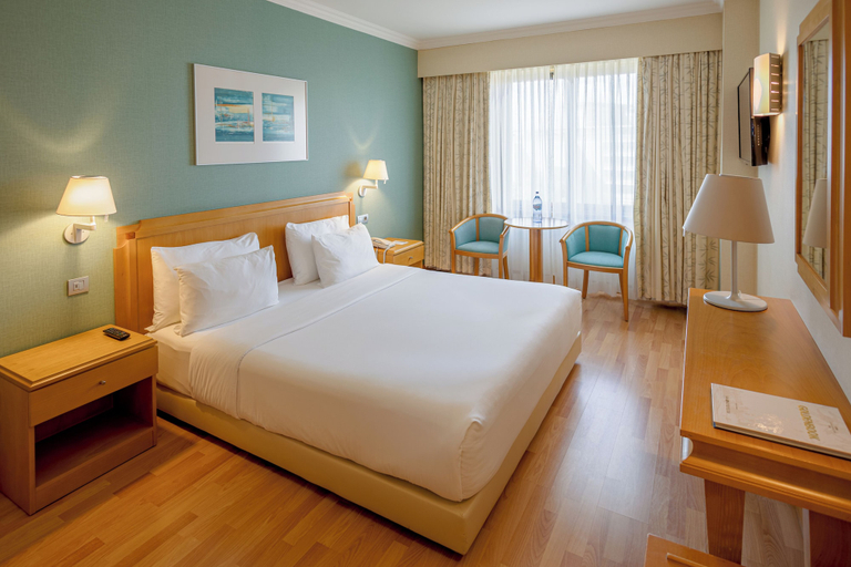 Bedroom 2, SANA Metropolitan Hotel, Lisbon