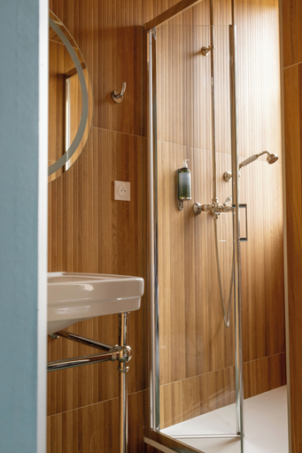 Bathroom 4, Hôtel d'Angleterre, Yvelines
