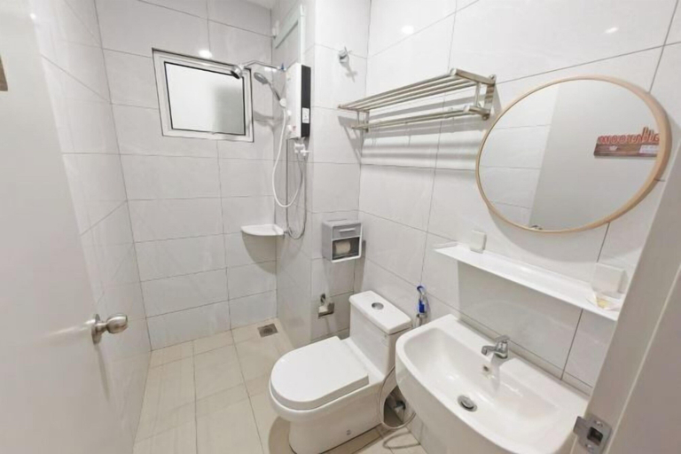 Bathroom 5, Amber Cove Impression City Melaka by Dawn Stay Free Netflix, Malacca City
