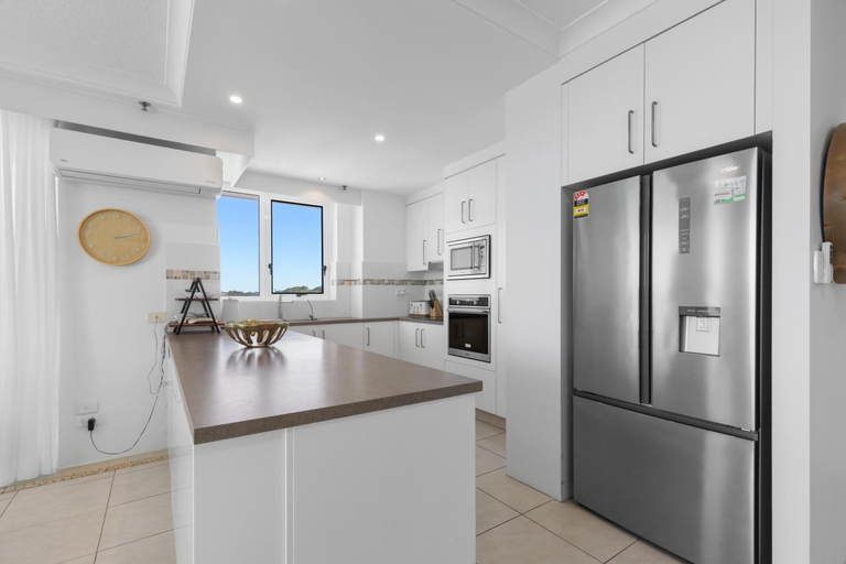 Others 5, Second 2nd Avenue Apartment with Ocean Views, Gold Coast