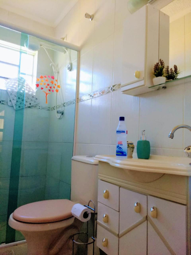 Bathroom, Chale dos Alpes I em Monte Verde, Camanducaia