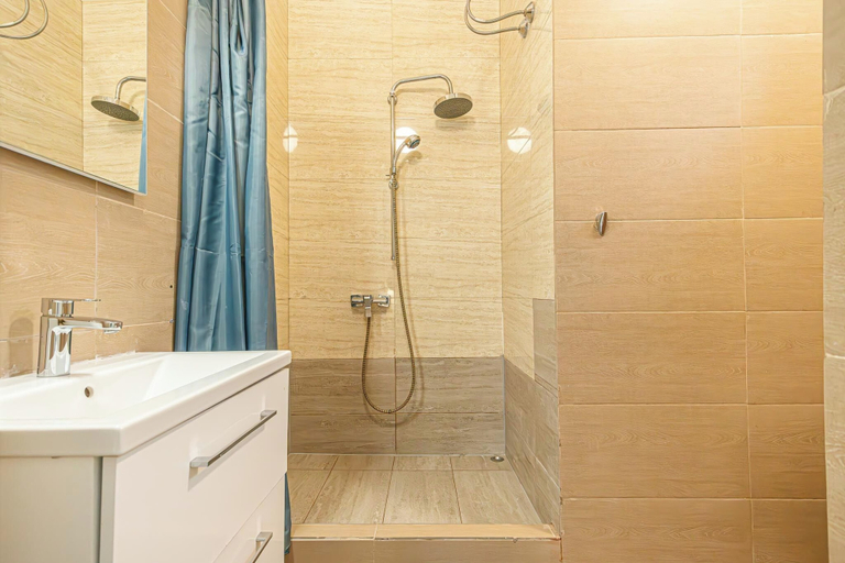 Bathroom 3, Comfort Flat for 3 Near Lugner City, Wien
