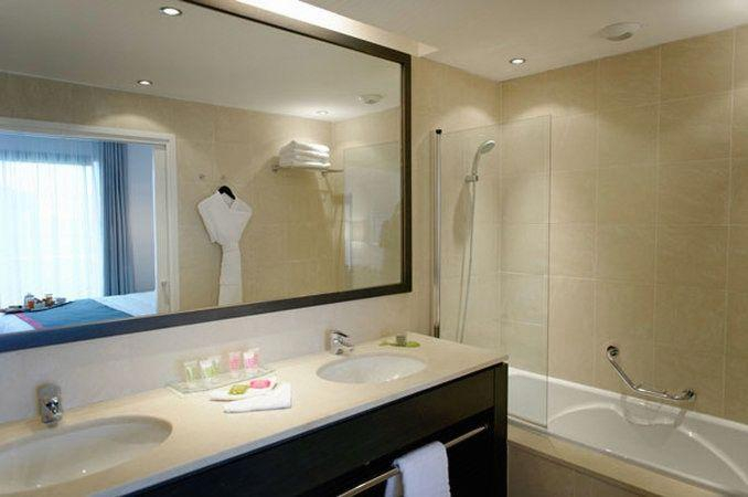 Bathroom 5, New Hotel of Marseille - Le Pharo, Bouches-du-Rhône