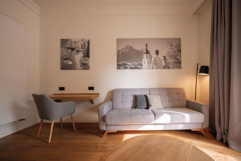 Bedroom 3, Das Parkhotel – Südtirols nördlichster Punkt, Unterallgäu