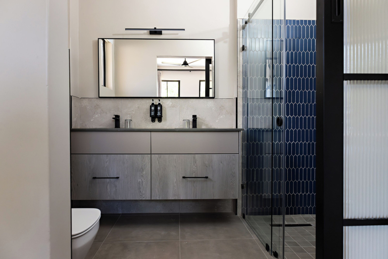 Bathroom 2, Menlyn Mix, City of Tshwane